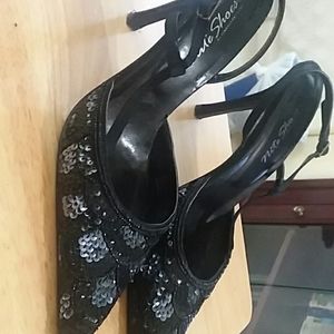 BLACK EVENING  SHOES SIZE 7.BARLEY